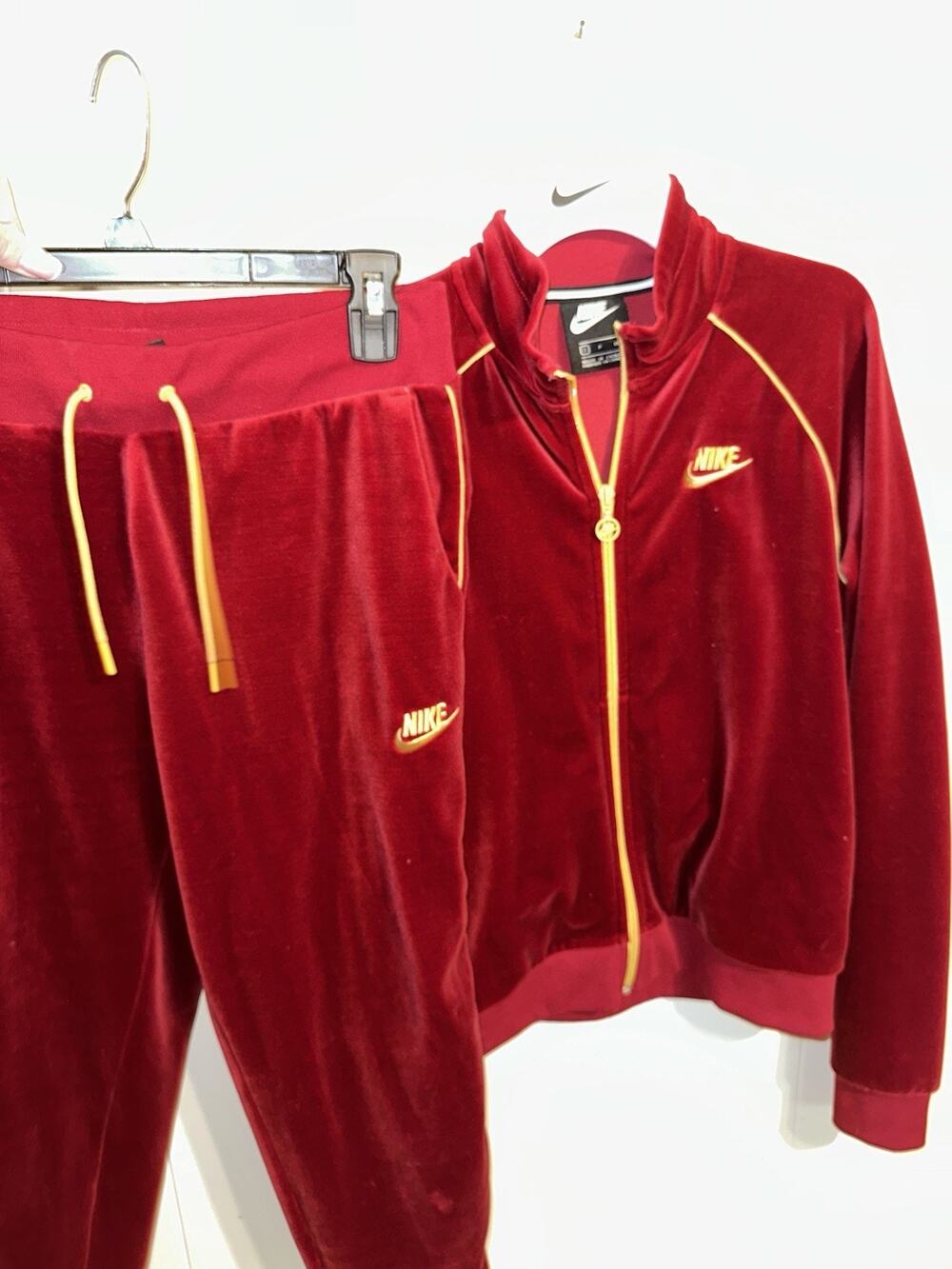 Nike Women’s 2-Piece Velour Tracksuit Red/Gold Jacket & Pants Pockets Size S